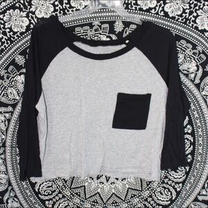 CUTE black and gray pocket tee crop top